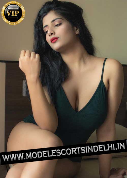 Housewife Call Girl delhi Ariyana Angel